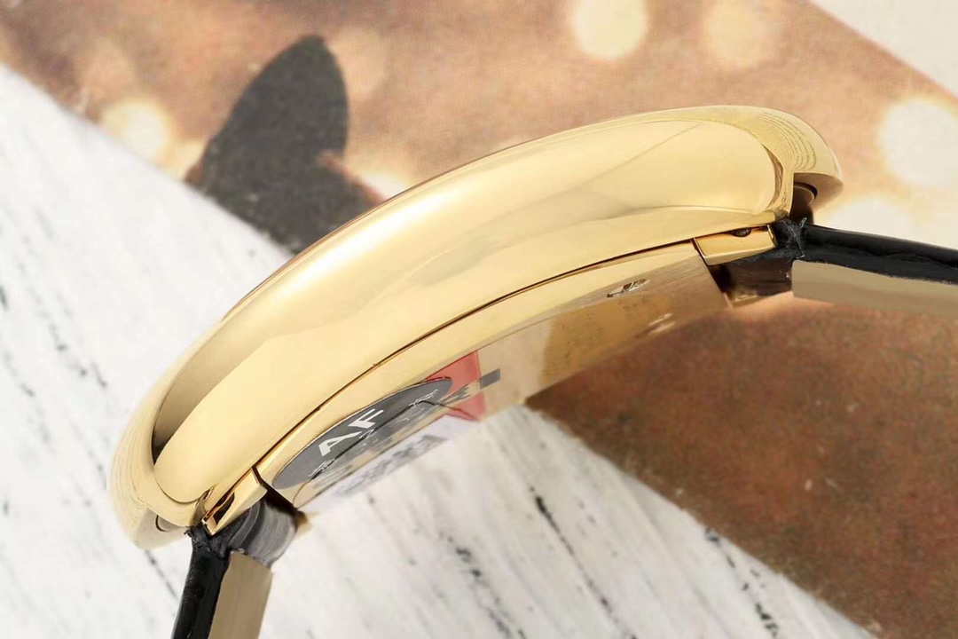 Mini Baignoire 18MM White Dial