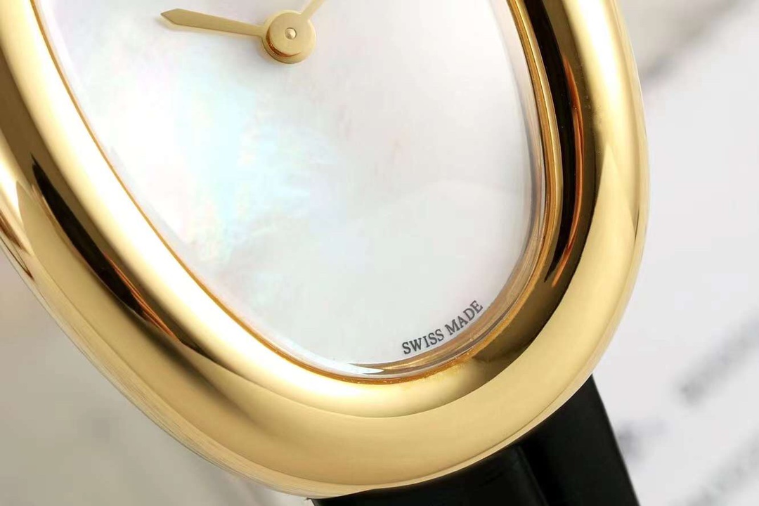 Mini Baignoire 18MM White Dial