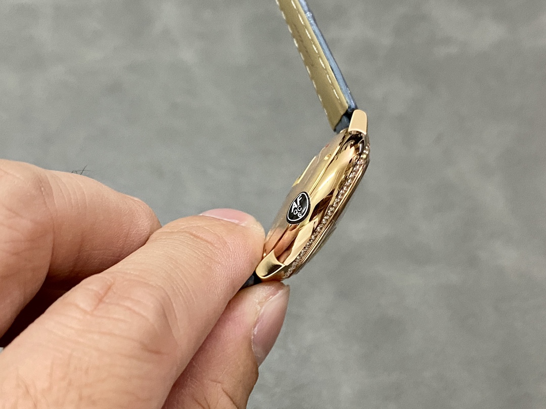 Ballon Bleu 33mm Diamond Rose Gold Grey Alligator Watch