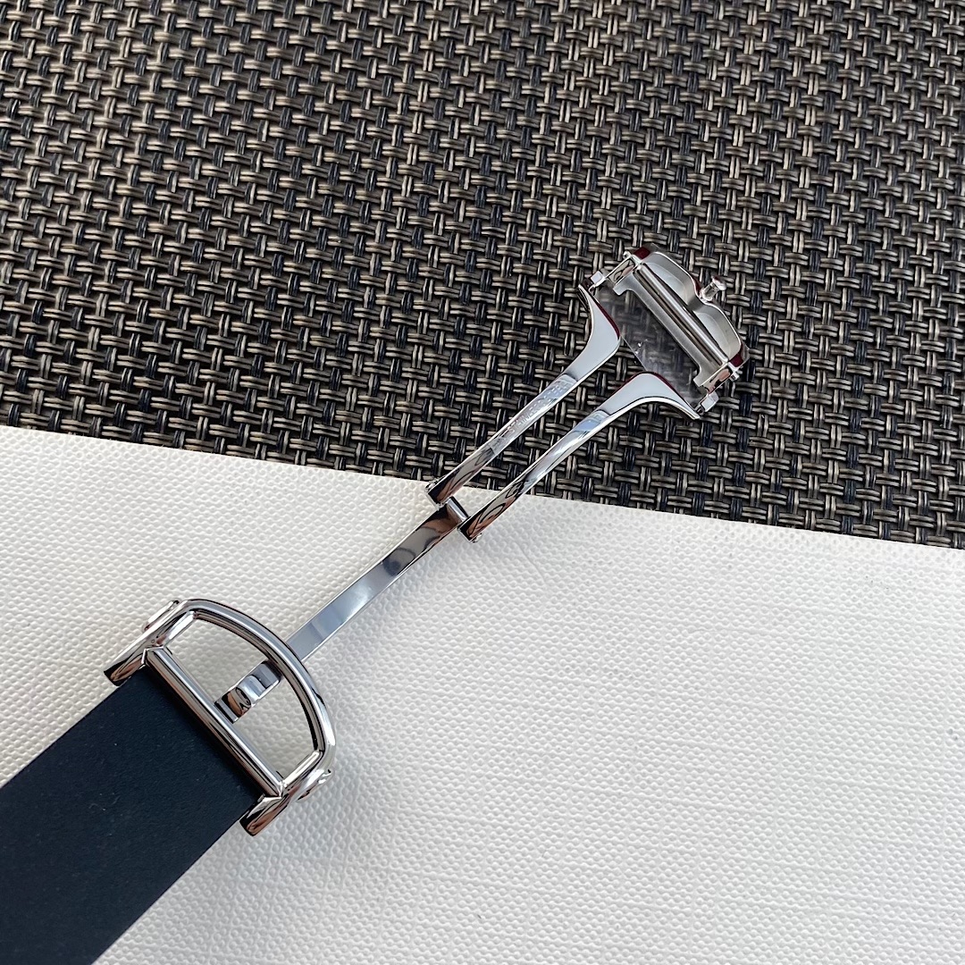 Detail of the metal folding clasp accompanying the BVF Super Clone Cartier Santos WSSA0039 replica watch, showcasing its intricate structure and Cartier branding.