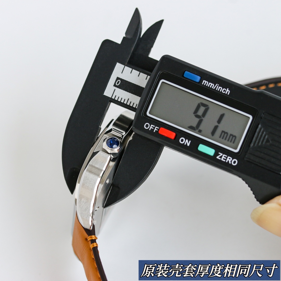 Measurement of the thickness of the BVF Super Clone Cartier Santos silver case replica watch, showing 9.1mm.