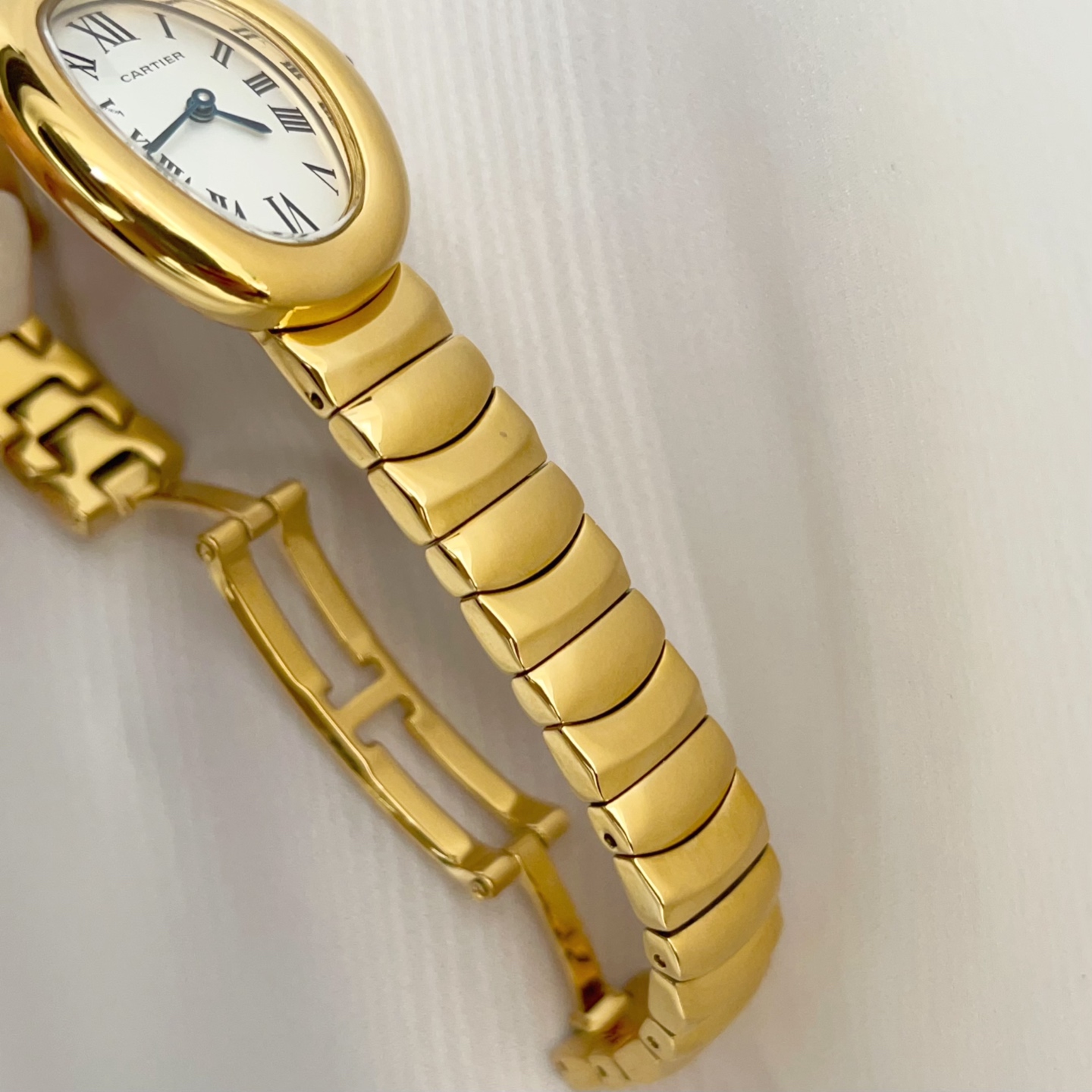 BBA Factory | Baignoire watch Quartz movement | Yellow gold
