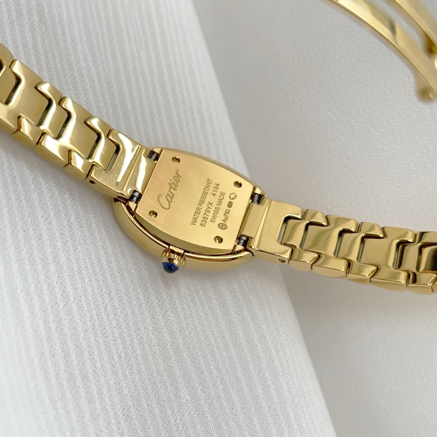 BBA Factory | Baignoire watch Quartz movement | Yellow gold